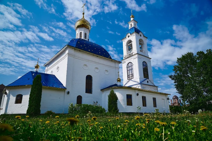 Успенский храм