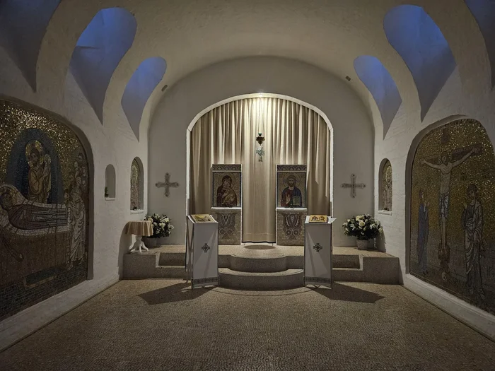 Храм преподобных Антония и Феодосия Киево-Печерских