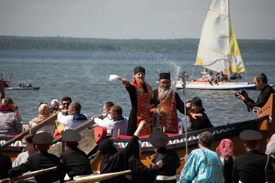 Участие в водном крестном ходе